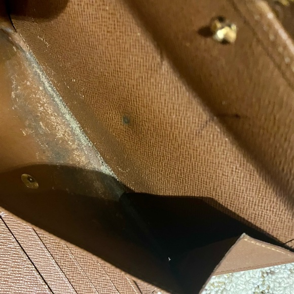 Louis Vuitton wallet - Picture 7 of 11